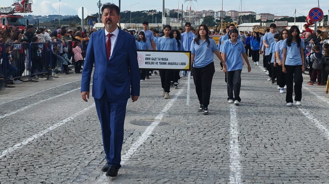 29 EKİM CUMHURİYET BAYRAMI'NIN 101. YIL DÖNÜMÜ SİNOP'TA BÜYÜK BİR COŞKUYLA KUTLANDI